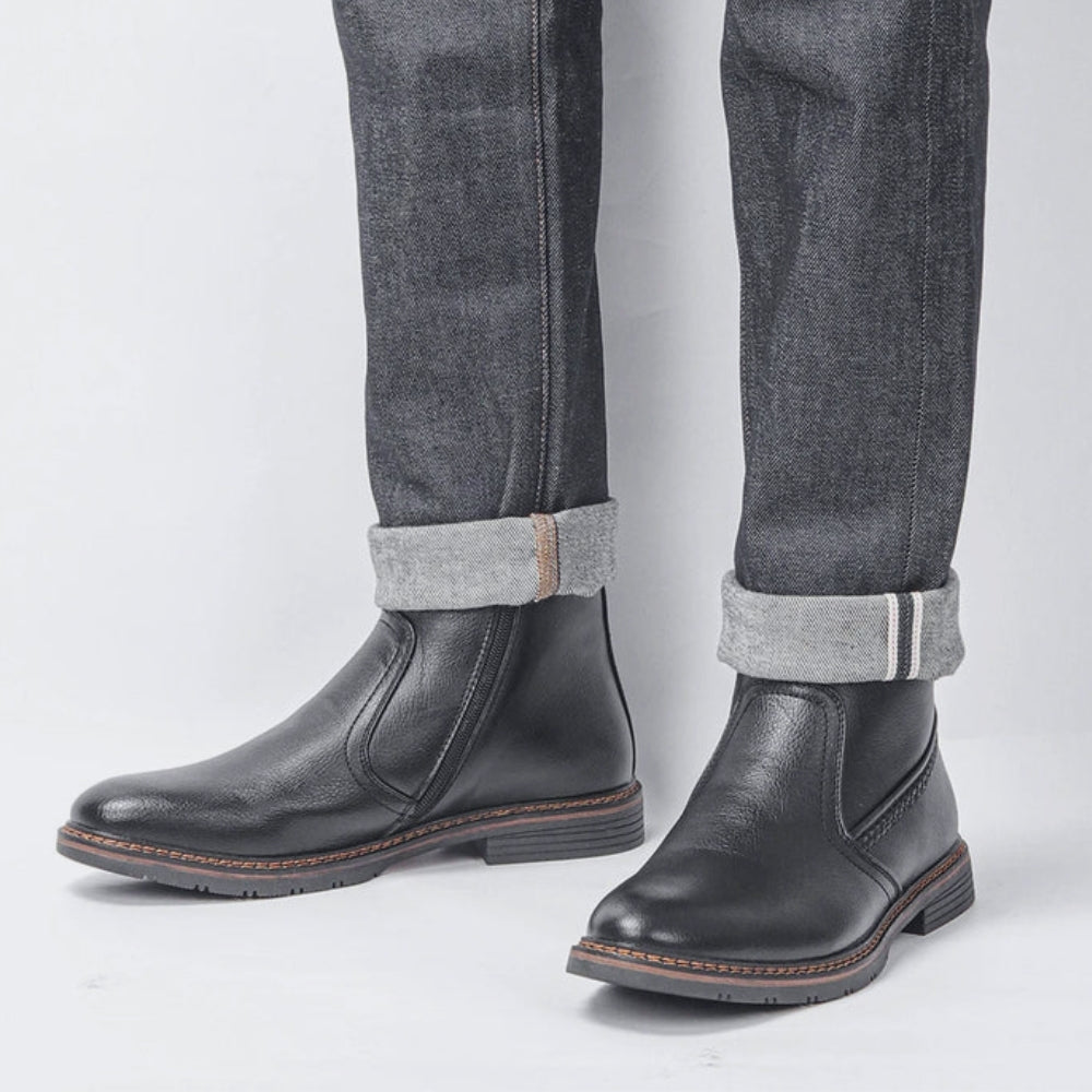 Alten | Leather boots with lined interior