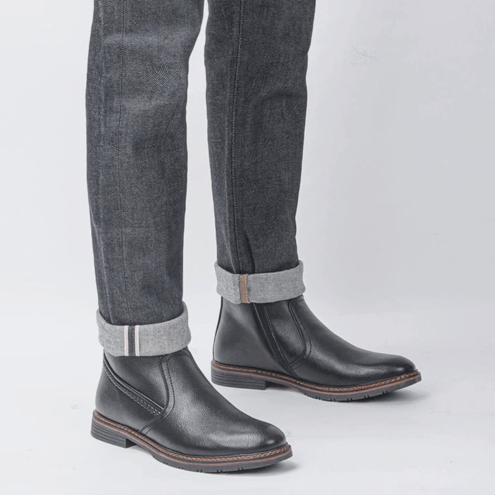 Alten | Leather boots with lined interior